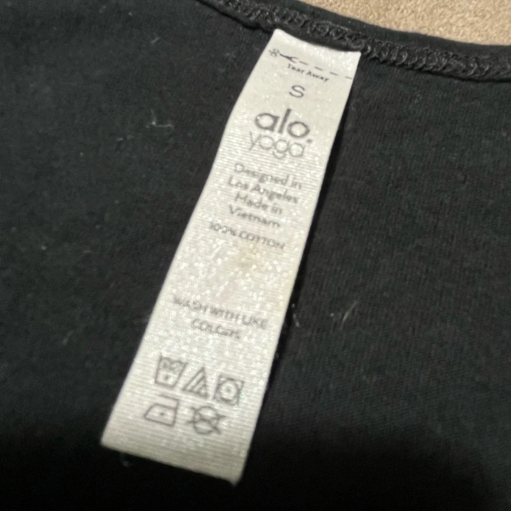 Alo yoga tank top size small banded crop tank